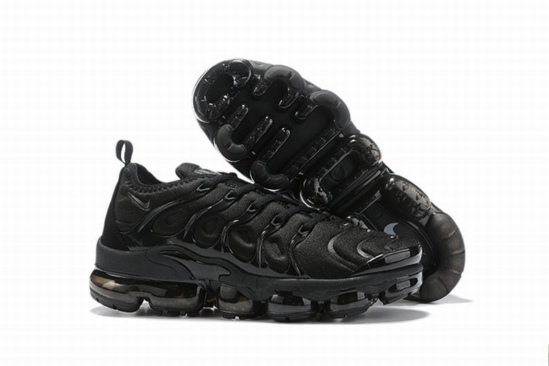 Les baskets grande taille Nike Vapormax Plus TN associent le design iconique des Air Max Plus à l’innovation de la semelle Vapormax.