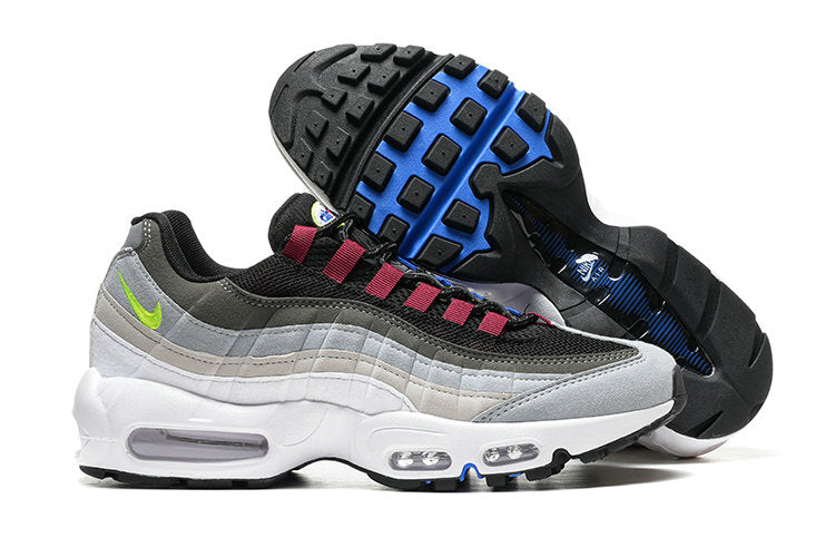 Les baskets grande taille Nike Air Max 95 reprennent le design unique et audacieux de l’original, tout en étant pensées pour offrir un ajustement parfait aux grandes pointures.