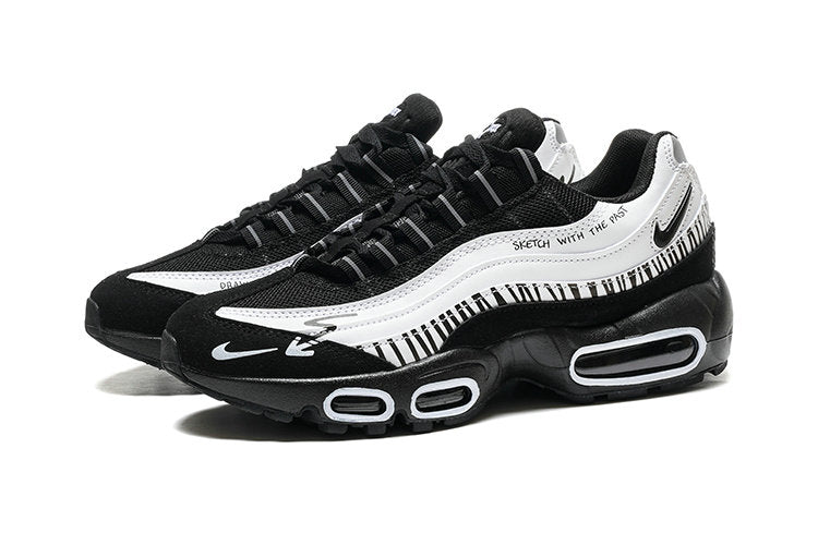 Les baskets grande taille Nike Air Max 95 reprennent le design unique et audacieux de l’original, tout en étant pensées pour offrir un ajustement parfait aux grandes pointures.