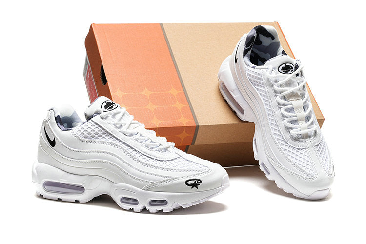 Les baskets grande taille Nike Air Max 95 reprennent le design unique et audacieux de l’original, tout en étant pensées pour offrir un ajustement parfait aux grandes pointures.