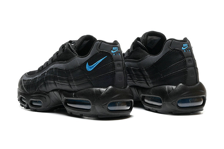 Les baskets grande taille Nike Air Max 95 reprennent le design unique et audacieux de l’original, tout en étant pensées pour offrir un ajustement parfait aux grandes pointures.