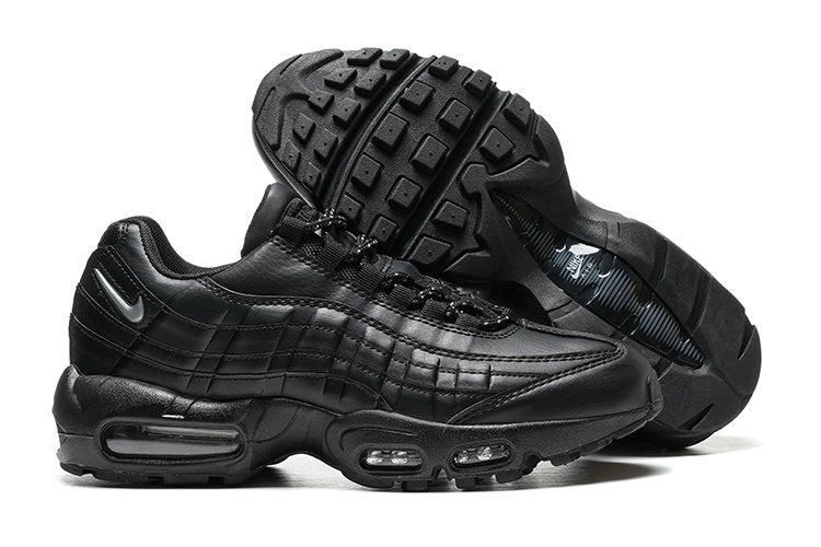 Les baskets grande taille Nike Air Max 95 reprennent le design unique et audacieux de l’original, tout en étant pensées pour offrir un ajustement parfait aux grandes pointures.
