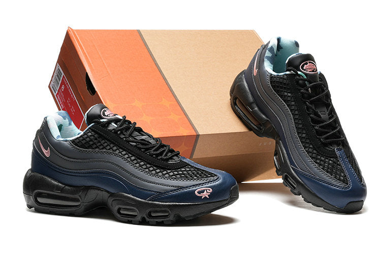 Les baskets grande taille Nike Air Max 95 reprennent le design unique et audacieux de l’original, tout en étant pensées pour offrir un ajustement parfait aux grandes pointures.