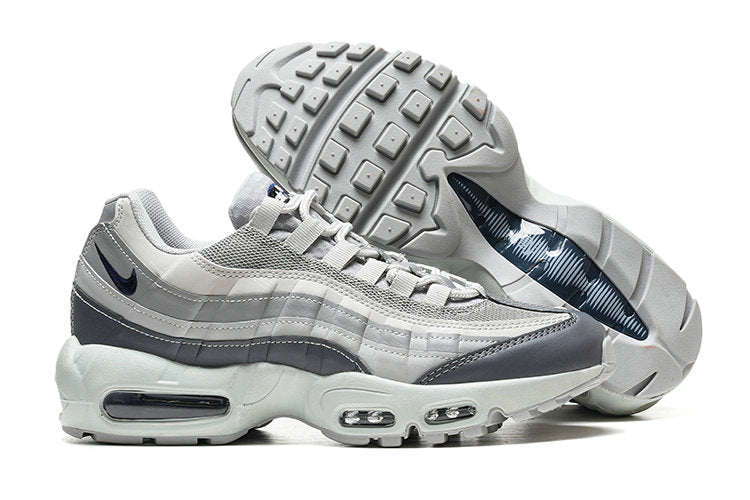 Les baskets grande taille Nike Air Max 95 reprennent le design unique et audacieux de l’original, tout en étant pensées pour offrir un ajustement parfait aux grandes pointures.