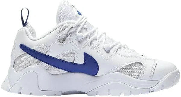 Les baskets Nike Air Barrage allient style audacieux et innovation technique. Leur design rétro-futuriste et leurs détails emblématiques attirent les amateurs de mode