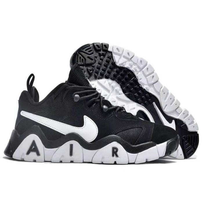 Les baskets Nike Air Barrage allient style audacieux et innovation technique. Leur design rétro-futuriste et leurs détails emblématiques attirent les amateurs de mode
