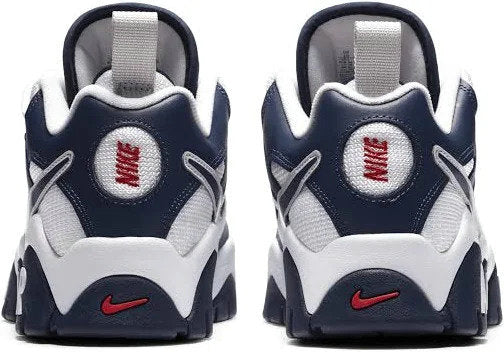 Les baskets Nike Air Barrage allient style audacieux et innovation technique. Leur design rétro-futuriste et leurs détails emblématiques attirent les amateurs de mode