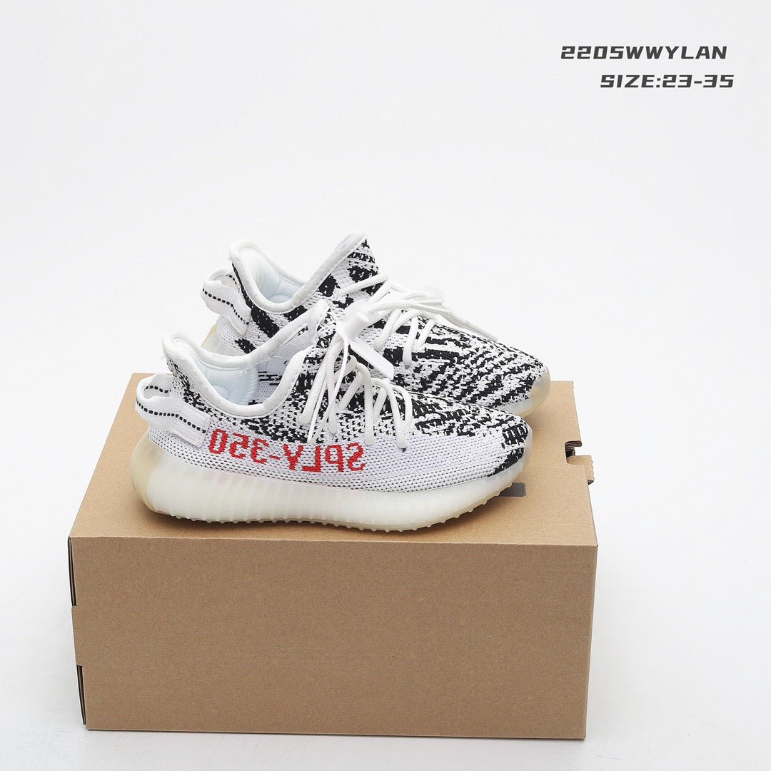 Les baskets pour enfants disponibles sur Yourstyles.fr sont conçues.
pour accompagner les plus jeunes dans toutes leurs activités, en alliant confort, résistance et style dynamique.