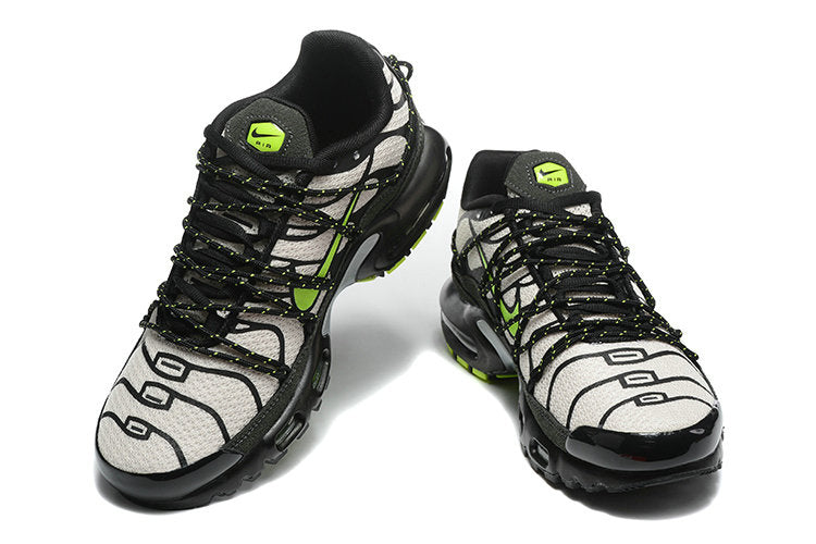 Les  Baskets Nike Air Max Tn incarnent un style emblématique et une performance supérieure. Pas cher. Le moin cher.