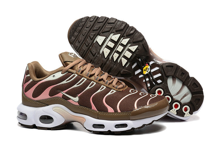 Les  Baskets Nike Air Max Tn incarnent un style emblématique et une performance supérieure. Pas cher. Le moin cher.