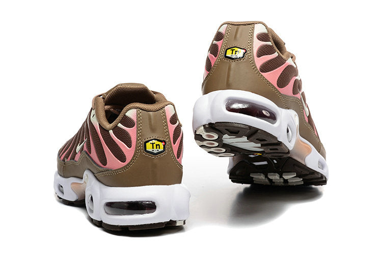 Les Baskets Nike Air Max Tn incarnent un style emblématique et une performance supérieure. Pas cher. Le moin cher.
