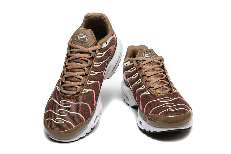 Les Baskets Nike Air Max Tn incarnent un style emblématique et une performance supérieure. Pas cher. Le moin cher.