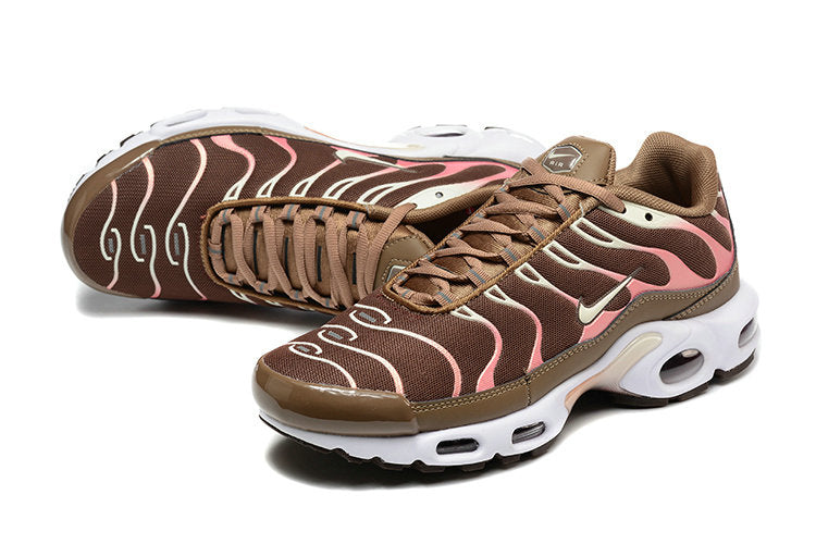 Les Baskets Nike Air Max Tn incarnent un style emblématique et une performance supérieure. Pas cher. Le moin cher.