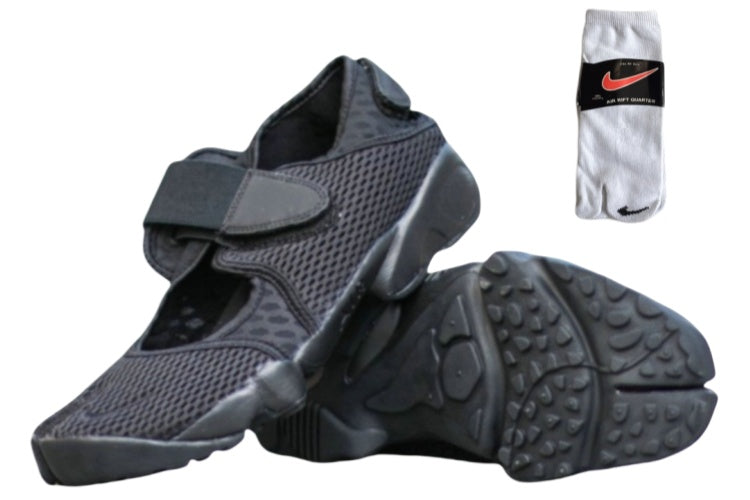 Les baskets Rift Ninja se distinguent par leur design unique et avant-gardiste, inspiré des chaussures de ninja, combinant style urbain et fonctionnalité.