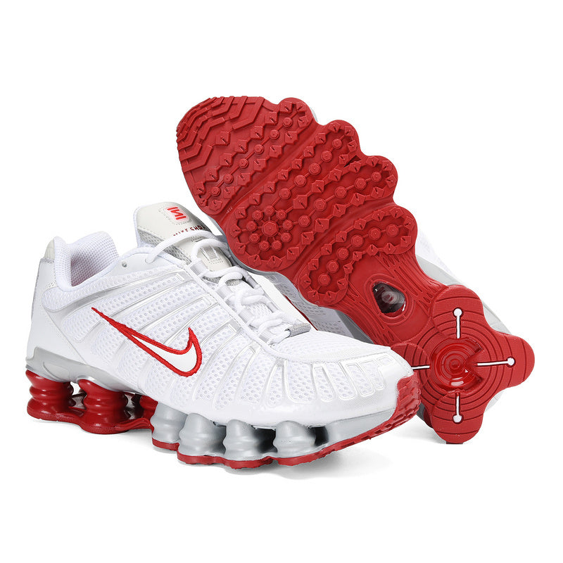 Les baskets Nike Shox TL allient un style avant-gardiste et une innovation technique avancée. Leur design unique et leurs détails sophistiqués.