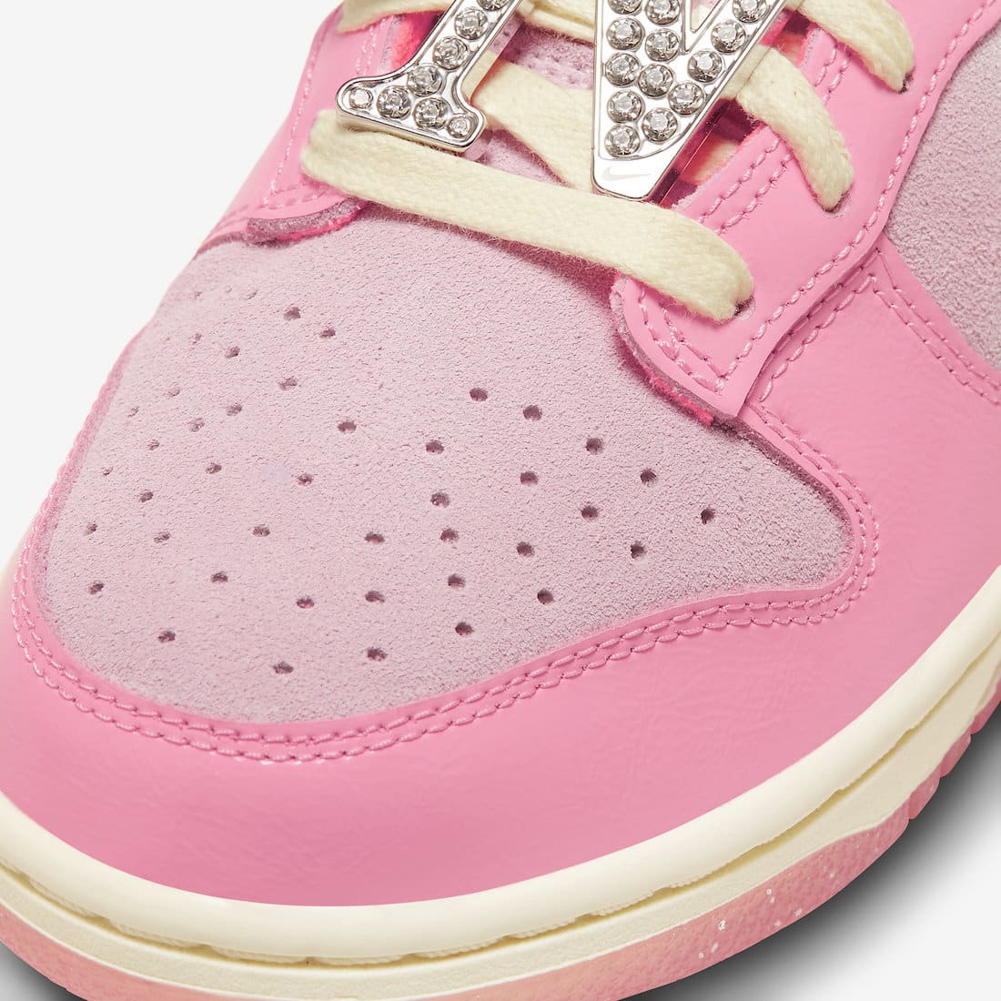 Les baskets Nike SB Dunk allient un style emblématique à un confort supérieur. Leur design légendaire et leurs matériaux de haute qualité. Pas cher.le moins cher .