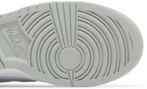 Les baskets Nike SB Dunk allient un style emblématique à un confort supérieur. Leur design légendaire et leurs matériaux de haute qualité. Pas cher.le moins cher .