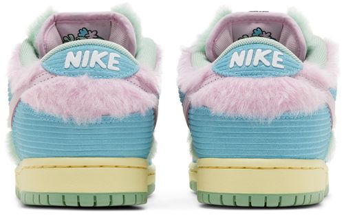 Les baskets Nike SB Dunk allient un style emblématique à un confort supérieur. Leur design légendaire et leurs matériaux de haute qualité. Pas cher.le moins cher .