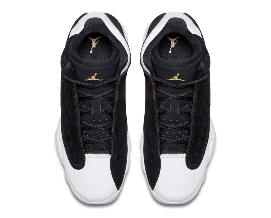 Les  baskets  Air Jordan 13 "Love & Respect" (Black and White) Femme permettent de personnaliser votre style tout en bénéficiant d’un confort supérieur.