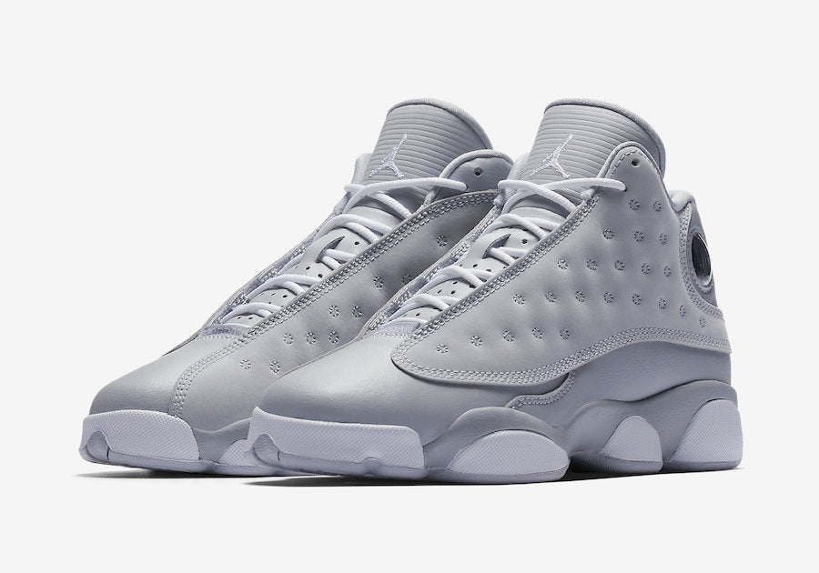 Les baskets Air Jordan 13 "Love & Respect" (Black and White) Femme permettent de personnaliser votre style tout en bénéficiant d’un confort supérieur.
