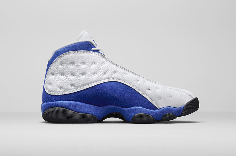 Les  baskets  Air Jordan 13 "Love & Respect" (Black and White) Femme permettent de personnaliser votre style tout en bénéficiant d’un confort supérieur.