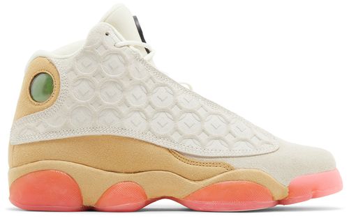 Les  baskets  Air Jordan 13 "Love & Respect" (Black and White) Femme permettent de personnaliser votre style tout en bénéficiant d’un confort supérieur.