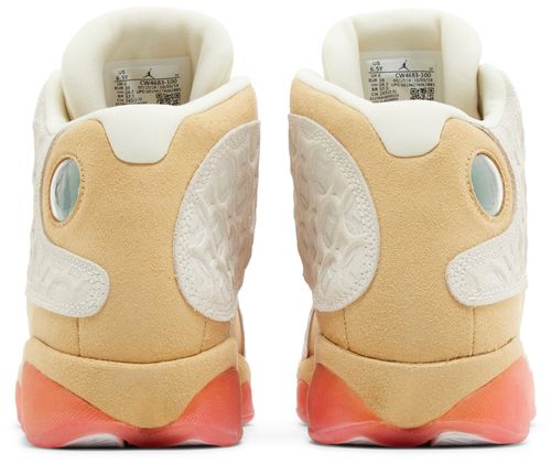 Les  baskets  Air Jordan 13 "Love & Respect" (Black and White) Femme permettent de personnaliser votre style tout en bénéficiant d’un confort supérieur.