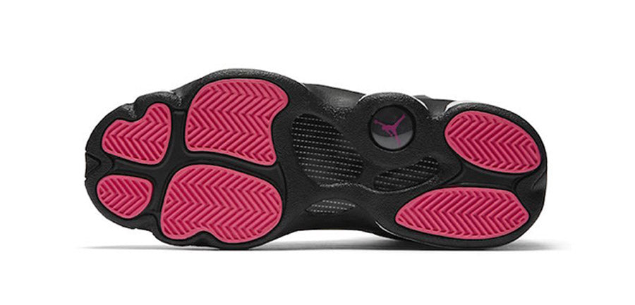 Les baskets Air Jordan 13 "Love & Respect" (Black and White) Femme permettent de personnaliser votre style tout en bénéficiant d’un confort supérieur.