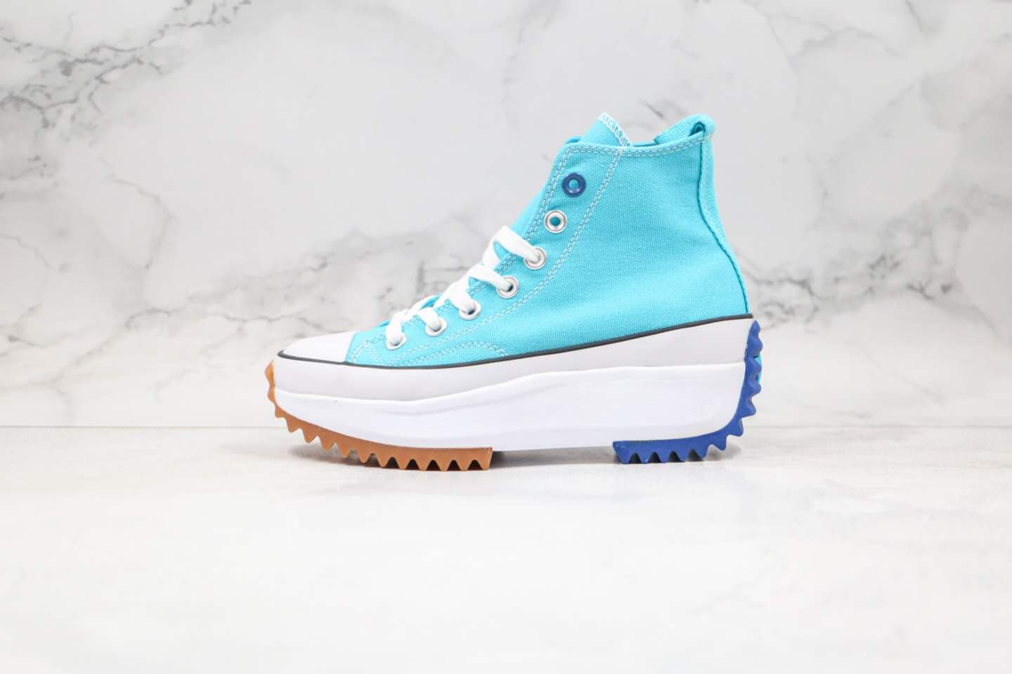 Les baskets Converse Femme se distinguent par leur design iconique et leur esthétique vintage. exceptionnel les couleurs de l'Amérique