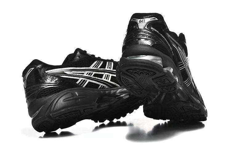 Les Baskets ASICS GEL-KAYANO 14 offrent une combinaison parfaite de style et de performance. Leur design élégant et leurs technologies de pointe