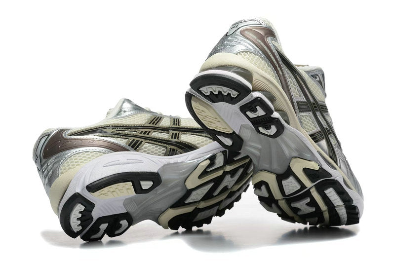 Les Baskets ASICS GEL-KAYANO 14 offrent une combinaison parfaite de style et de performance. Leur design élégant et leurs technologies de pointe