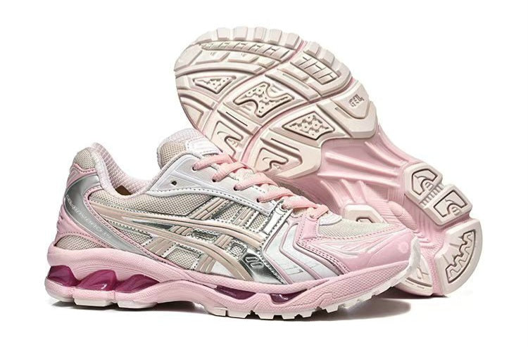 Les baskets Nike Shox TL allient un style avant-gardiste et une innovation technique avancée. Leur design unique et leurs détails sophistiqués.