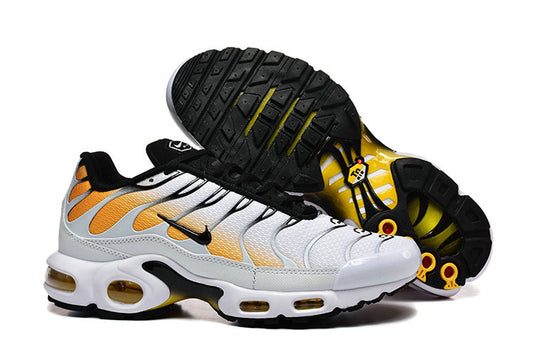 Les  Baskets Nike Air Max Tn incarnent un style emblématique et une performance supérieure.
 
Par ailleurs, leur design distinctif et leur utilisation de matériaux de haute qualité en font un choix incontournable.