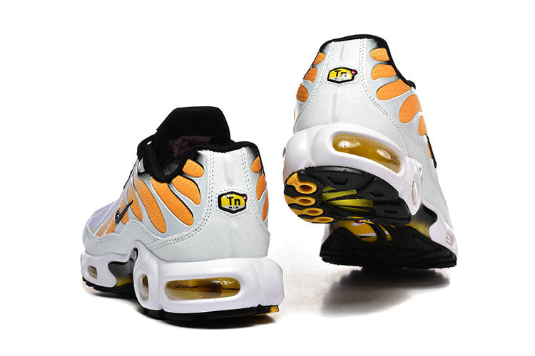 Les  Baskets Nike Air Max Tn incarnent un style emblématique et une performance supérieure.
 
Par ailleurs, leur design distinctif et leur utilisation de matériaux de haute qualité en font un choix incontournable.