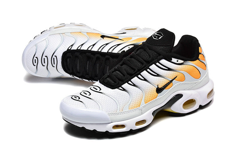 Les  Baskets Nike Air Max Tn incarnent un style emblématique et une performance supérieure.
 
Par ailleurs, leur design distinctif et leur utilisation de matériaux de haute qualité en font un choix incontournable.