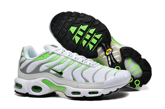 Les  Baskets Nike Air Max Tn incarnent un style emblématique et une performance supérieure.
 
Par ailleurs, leur design distinctif et leur utilisation de matériaux de haute qualité en font un choix incontournable.