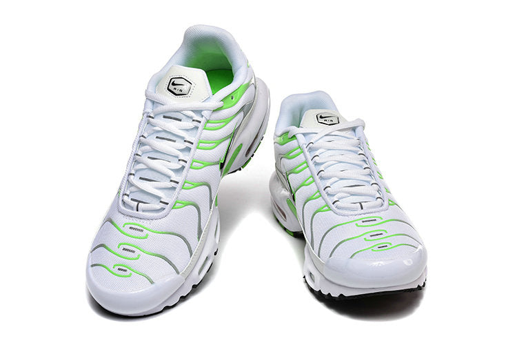 Les  Baskets Nike Air Max Tn incarnent un style emblématique et une performance supérieure.
 
Par ailleurs, leur design distinctif et leur utilisation de matériaux de haute qualité en font un choix incontournable.