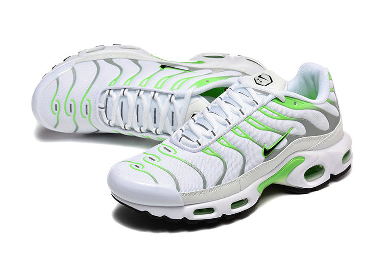 Les  Baskets Nike Air Max Tn incarnent un style emblématique et une performance supérieure.
 
Par ailleurs, leur design distinctif et leur utilisation de matériaux de haute qualité en font un choix incontournable.