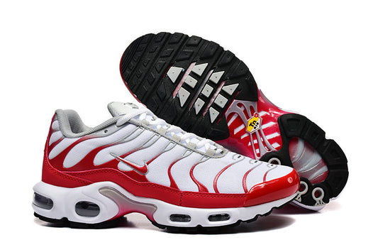 Les  Baskets Nike Air Max Tn incarnent un style emblématique et une performance supérieure.
 
Par ailleurs, leur design distinctif et leur utilisation de matériaux de haute qualité en font un choix incontournable.