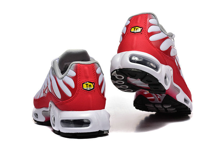 Les  Baskets Nike Air Max Tn incarnent un style emblématique et une performance supérieure.
 
Par ailleurs, leur design distinctif et leur utilisation de matériaux de haute qualité en font un choix incontournable.