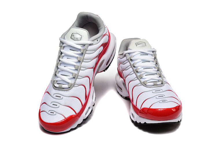 Les Baskets Nike Air Max Tn incarnent un style emblématique et une performance supérieure.
Par ailleurs, leur design distinctif et leur utilisation de matériaux de haute qualité en font un choix incontournable.