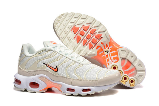 Les  Baskets Nike Air Max Tn incarnent un style emblématique et une performance supérieure.
 
Par ailleurs, leur design distinctif et leur utilisation de matériaux de haute qualité en font un choix incontournable.