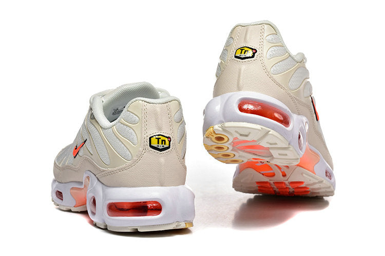 Les  Baskets Nike Air Max Tn incarnent un style emblématique et une performance supérieure.
 
Par ailleurs, leur design distinctif et leur utilisation de matériaux de haute qualité en font un choix incontournable.
