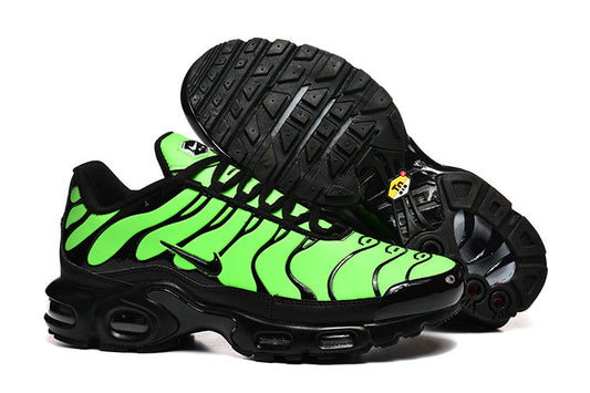 Les  Baskets Nike Air Max Tn incarnent un style emblématique et une performance supérieure.
 
Par ailleurs, leur design distinctif et leur utilisation de matériaux de haute qualité en font un choix incontournable.