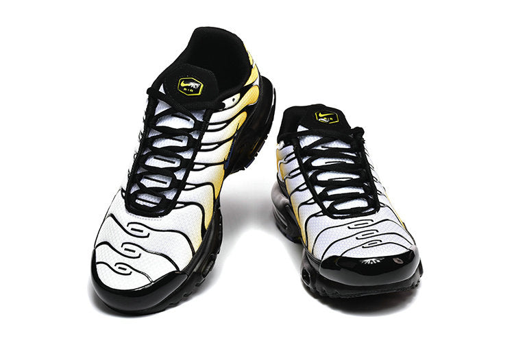 Les Baskets Nike Air Max Tn incarnent un style emblématique et une performance supérieure.
Par ailleurs, leur design distinctif et leur utilisation de matériaux de haute qualité en font un choix incontournable.
