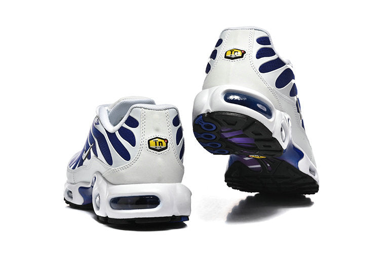 Les  Baskets Nike Air Max Tn incarnent un style emblématique et une performance supérieure.
 
Par ailleurs, leur design distinctif et leur utilisation de matériaux de haute qualité en font un choix incontournable.