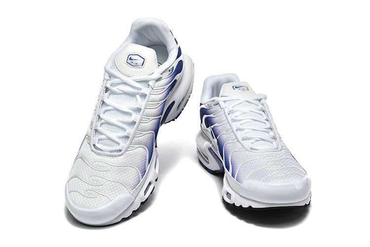 Les  Baskets Nike Air Max Tn incarnent un style emblématique et une performance supérieure.
 
Par ailleurs, leur design distinctif et leur utilisation de matériaux de haute qualité en font un choix incontournable.