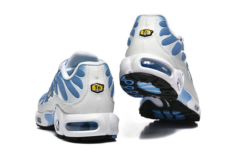Les  Baskets Nike Air Max Tn incarnent un style emblématique et une performance supérieure.
 
Par ailleurs, leur design distinctif et leur utilisation de matériaux de haute qualité en font un choix incontournable.
