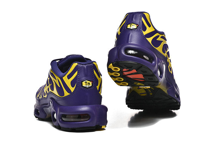 Les Baskets Nike Air Max Tn incarnent un style emblématique et une performance supérieure.
Par ailleurs, leur design distinctif et leur utilisation de matériaux de haute qualité en font un choix incontournable.