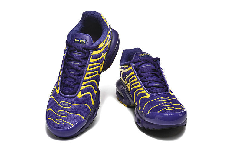 Les Baskets Nike Air Max Tn incarnent un style emblématique et une performance supérieure.
Par ailleurs, leur design distinctif et leur utilisation de matériaux de haute qualité en font un choix incontournable.